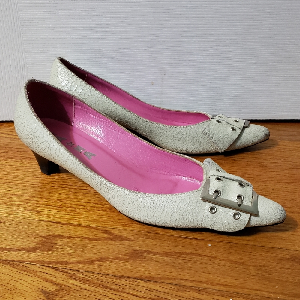 White buckled kitten heels size 10